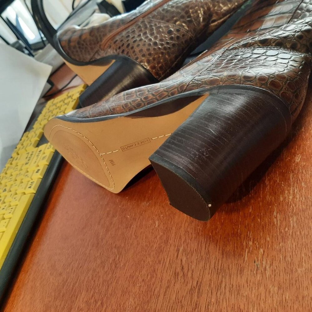 NEW ! Vince Camuto Pearlanie Over Knee Boot Glaze Croco Rich Cocoa Size 9/9.5/11 - Picture 4 of 8